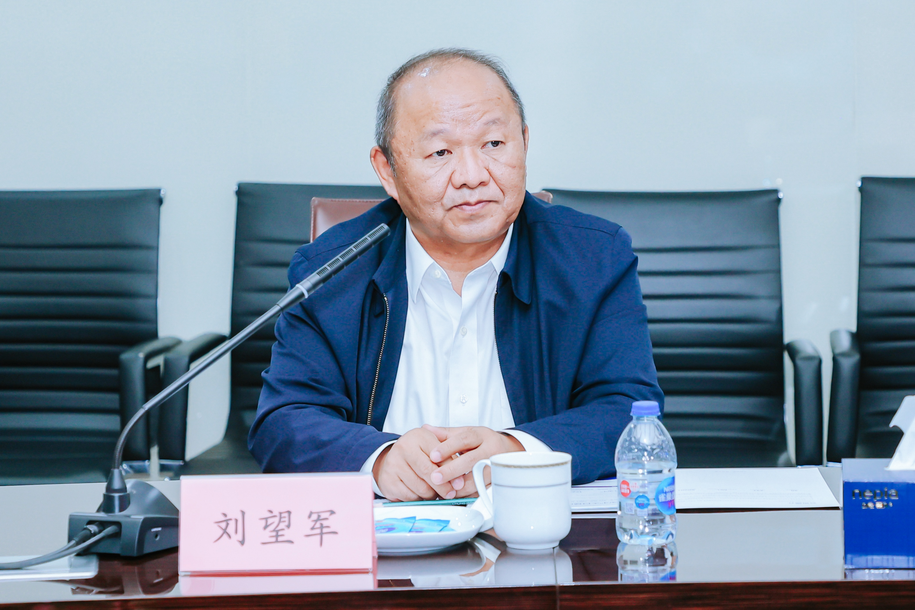 中國(guó)石化領(lǐng)導(dǎo)劉會(huì)友、張建闊一行蒞臨神開參觀考察(圖6)