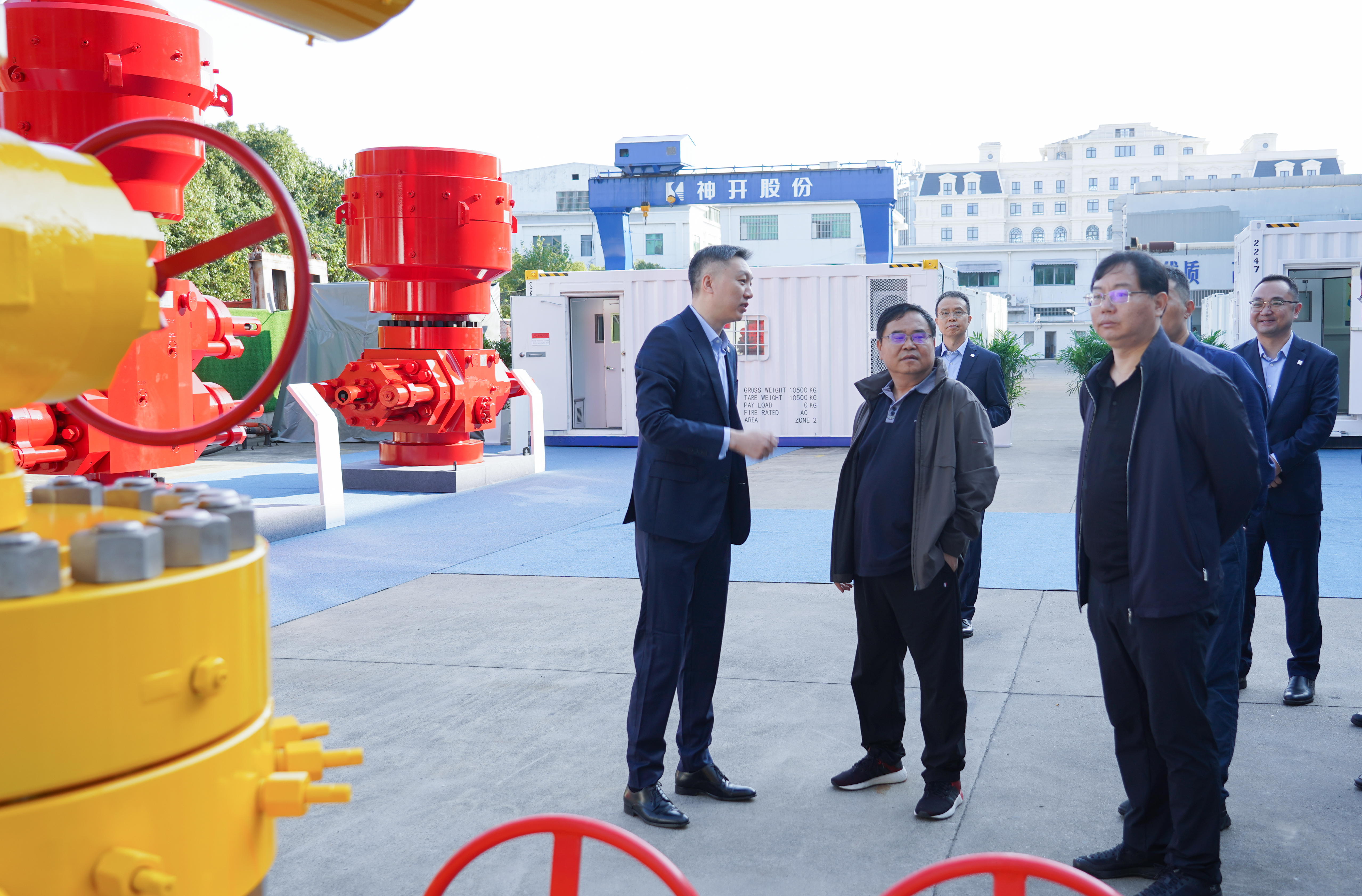 中石化勝利石油工程公司張宗檁書記一行蒞臨神開參觀交流(圖3) 中石化勝利石油工程公司張宗檁書記一行蒞臨神開參觀交流(圖3)